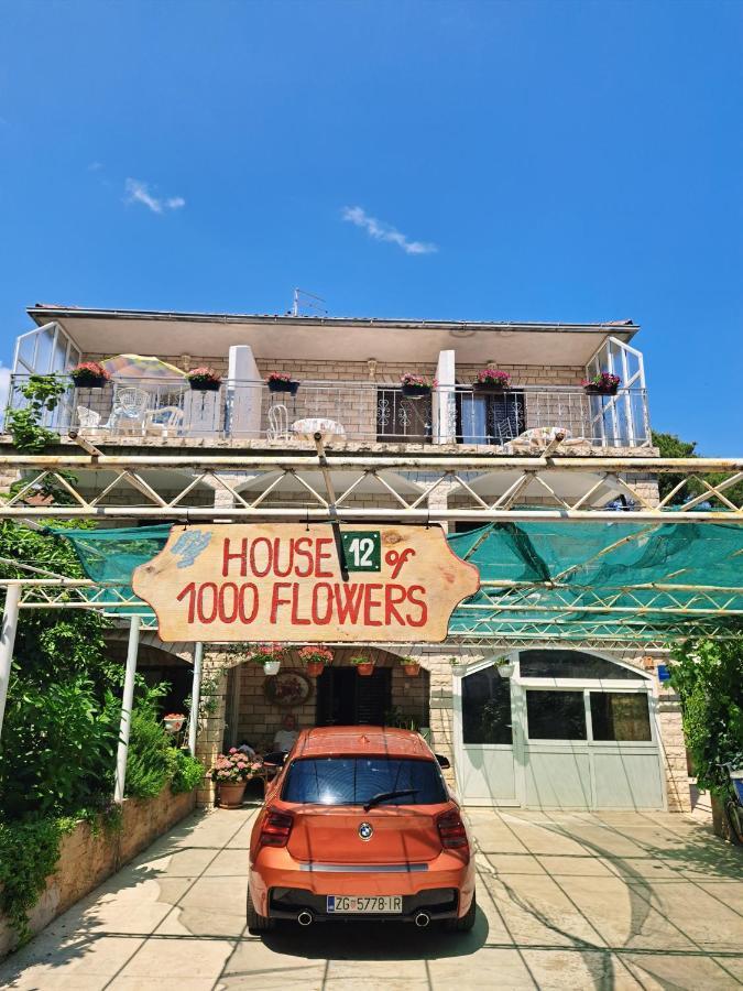 Apartments 1000 Flowers Старий Град Екстер'єр фото